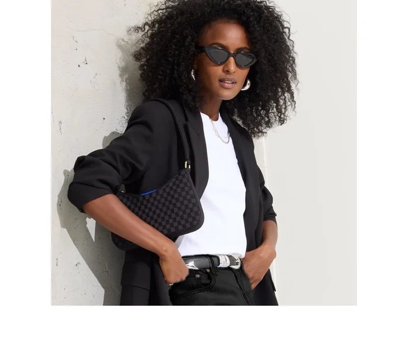 Donβt forget the bag. Our new Baguette comes in black, too. THE BAGUETTE BAG Donβt forget the bag. Our new Baguette comes in black, too. THE BAGUETTE BAG