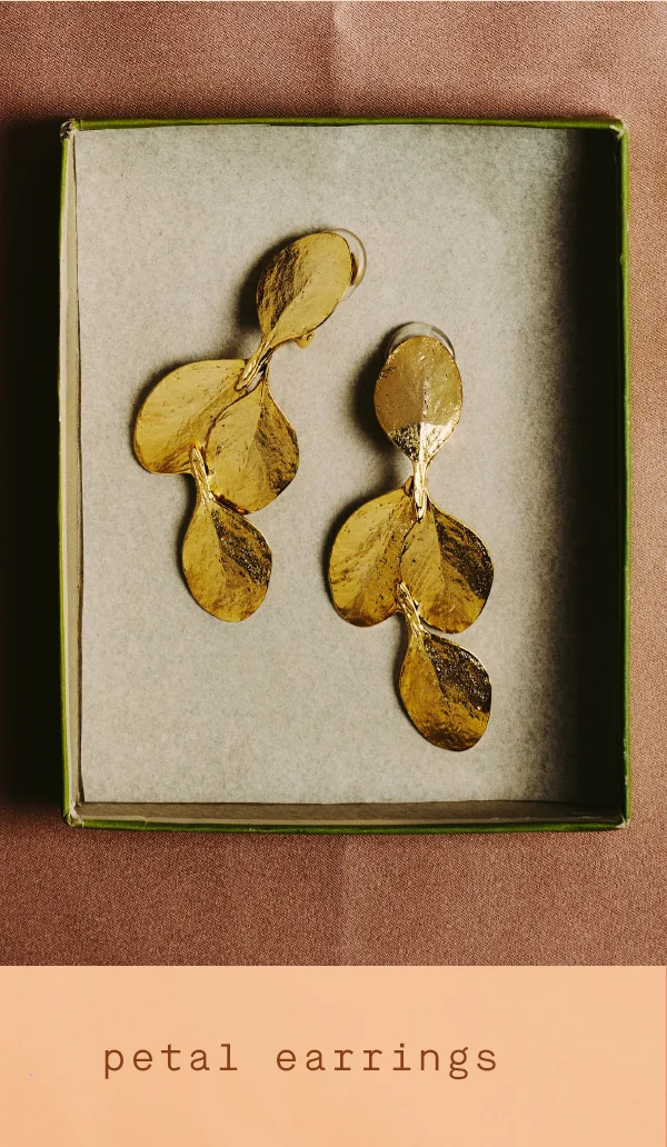 petal earrings