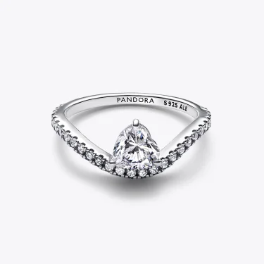 Wavy Pavé Heart Ring