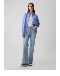 Display images to show real-time content