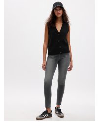 Display images to show real-time content