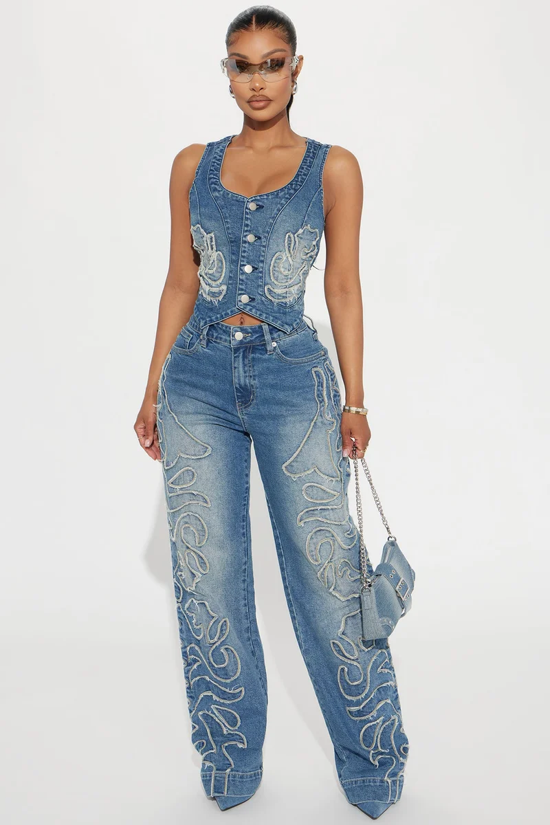 Image of Della Stretch Straight Leg Jeans - Medium Wash