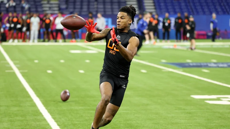 Browns sign WR Isaiah Bond