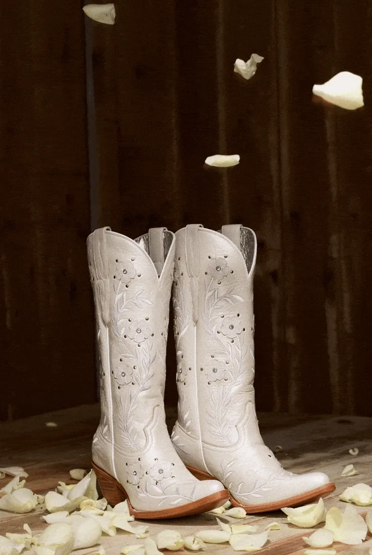 THE ROMANCE BOOT