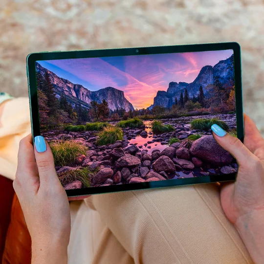 moto pad - sharp 11” display