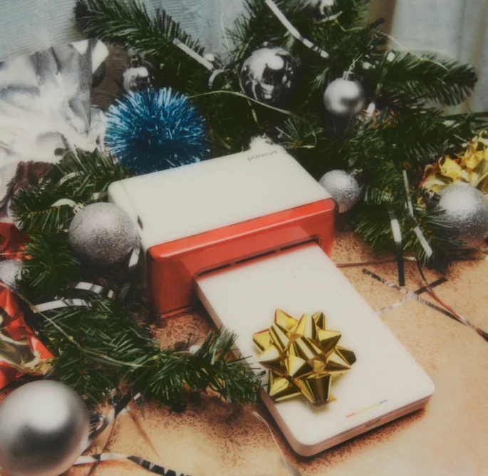 Hi-Print 4x6 with a golden bow