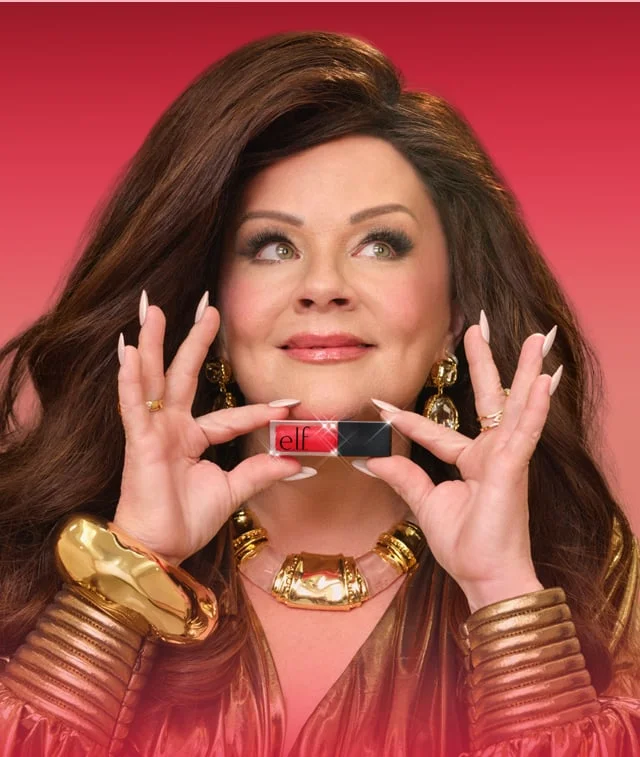 Melissa McCarthy wears