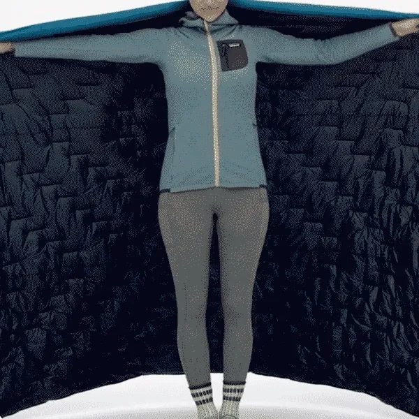 GIF of a person with a Macro Puff Quilt.