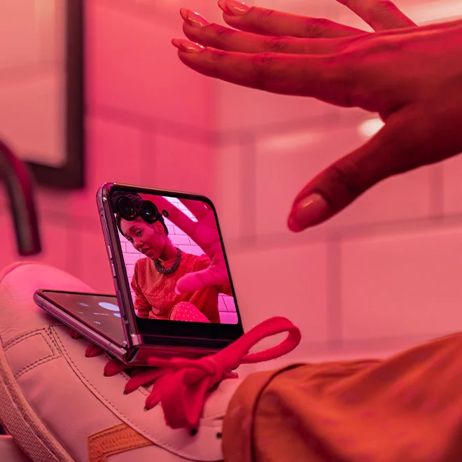 motorola razr+ tent mode
