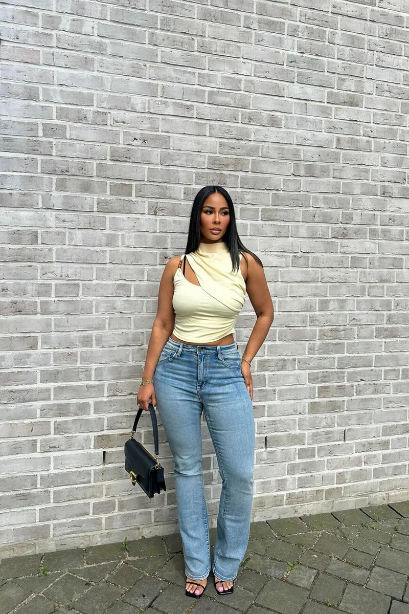 Image of Gemma Sculpting Stretch Bootcut Jeans - Vintage Wash