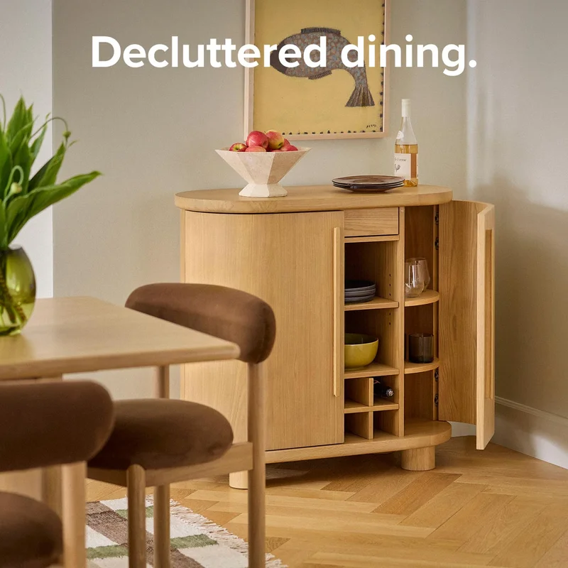 Decluttered dining.