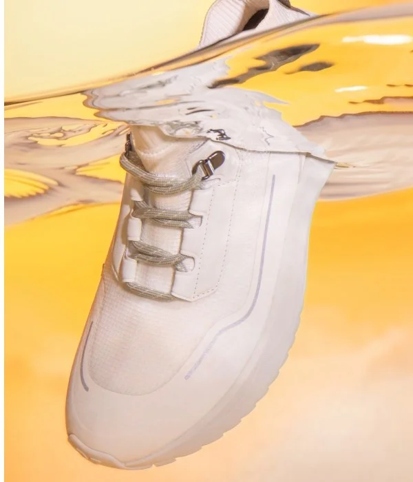 Graphic of the Stormburst High Top in Dune Beige.
