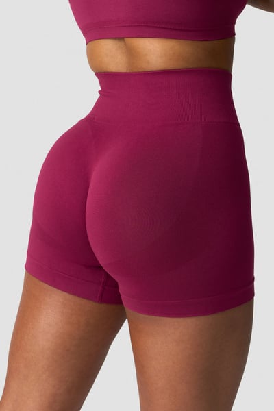 Image of Smooth Seamless Midi Shorts Magenta Rose