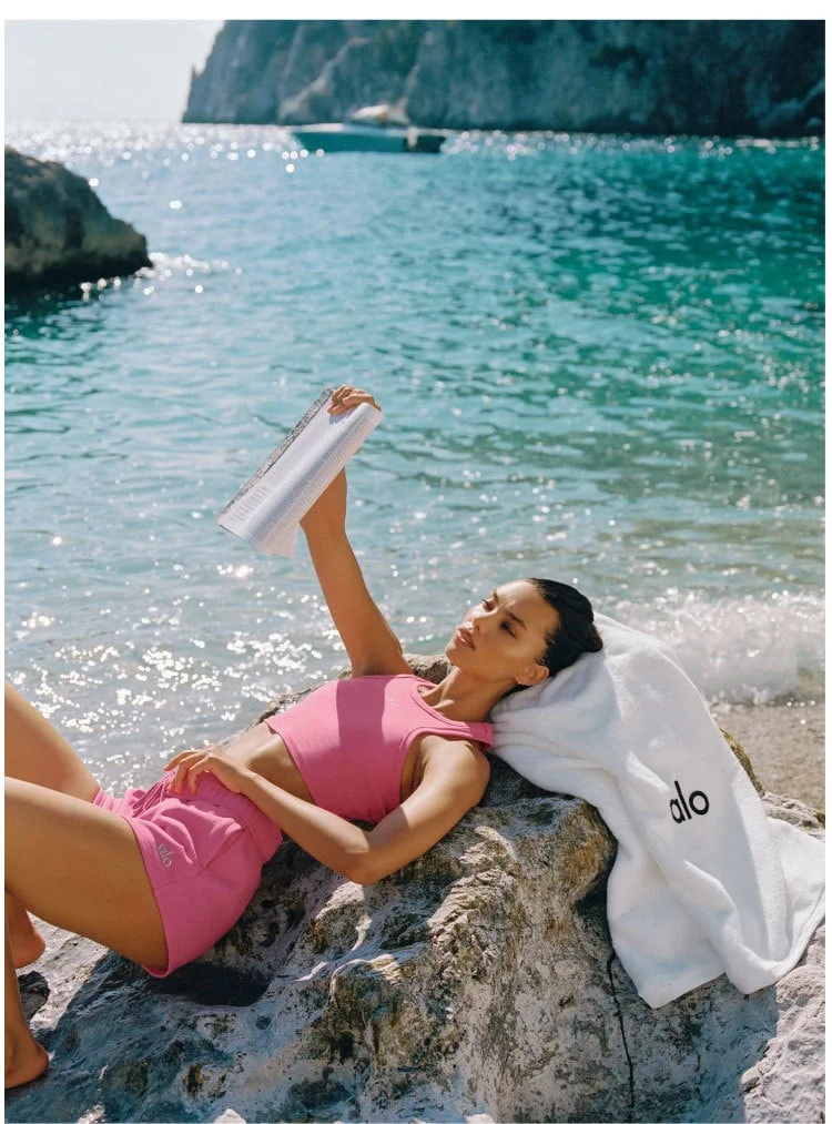 SHOP TRAVEL IN ALO