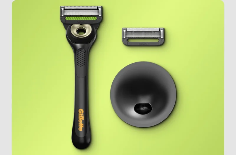 GilletteLabs Exfoliating Bar Razor Black and Gold Edition