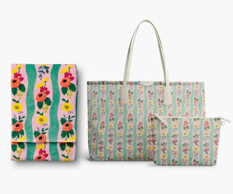 Image of Climbing Roses Beach Gift Set