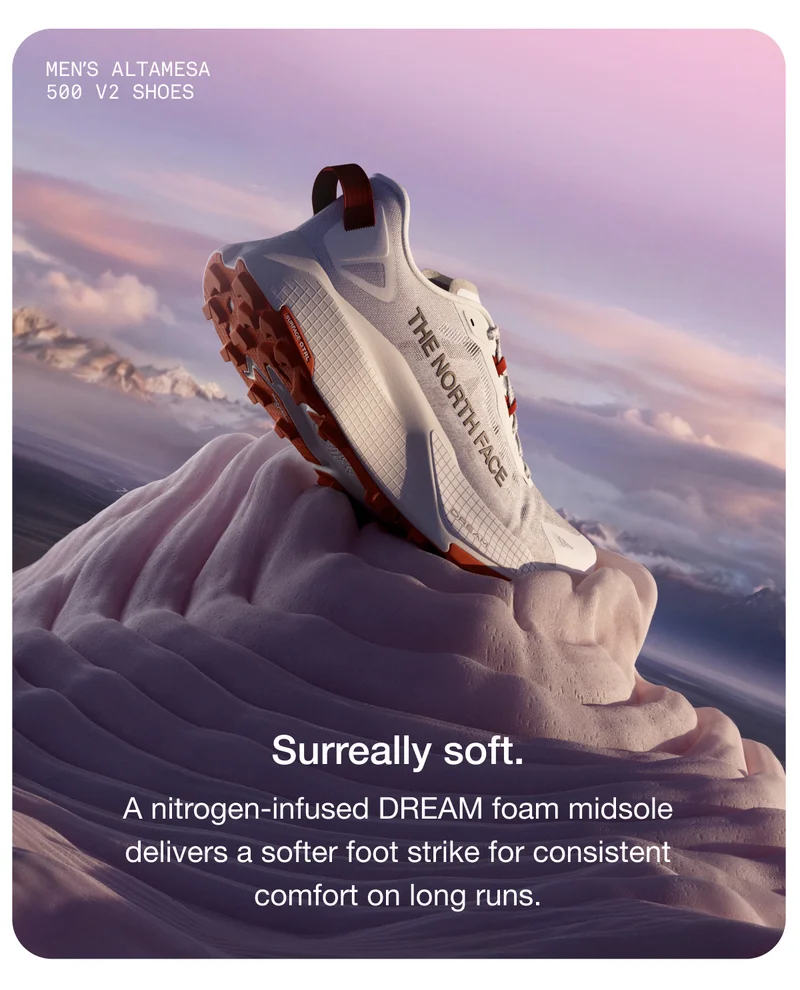 Surreally soft. A nitrogen-infused DREAM foam midsole delivers a softer foot strike for consistent comfort on long runs.