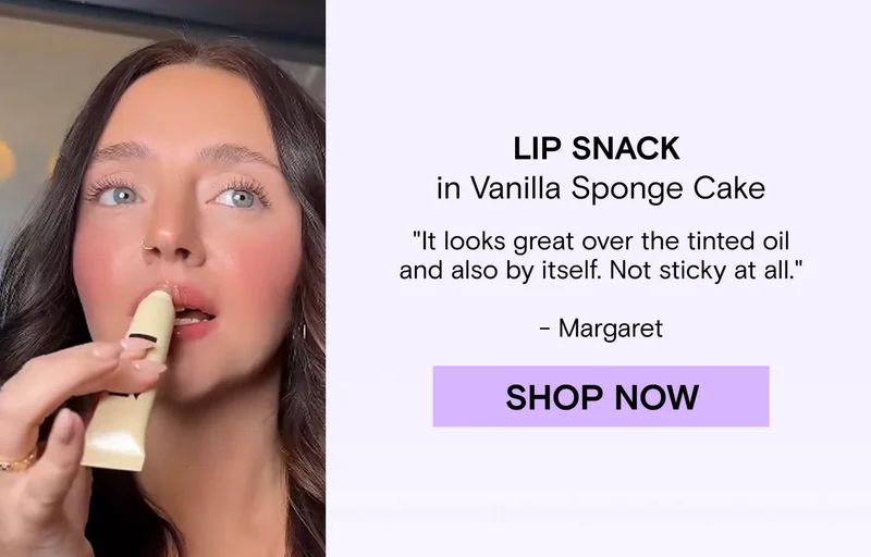 Lip Snack in Vanilla Sponge Cake
