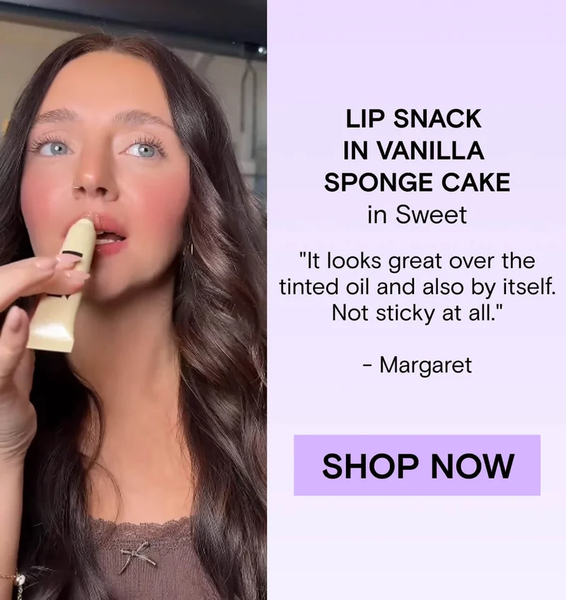 Lip Snack in Vanilla Sponge Cake