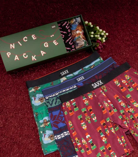 Receive a free gift box.