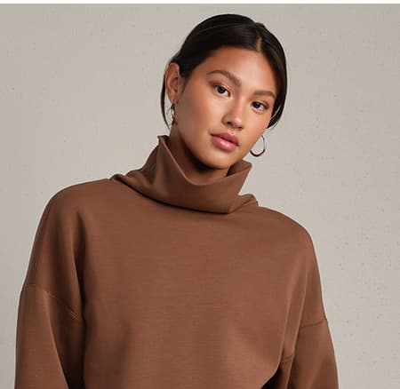 DreamGlow™ Mock Neck