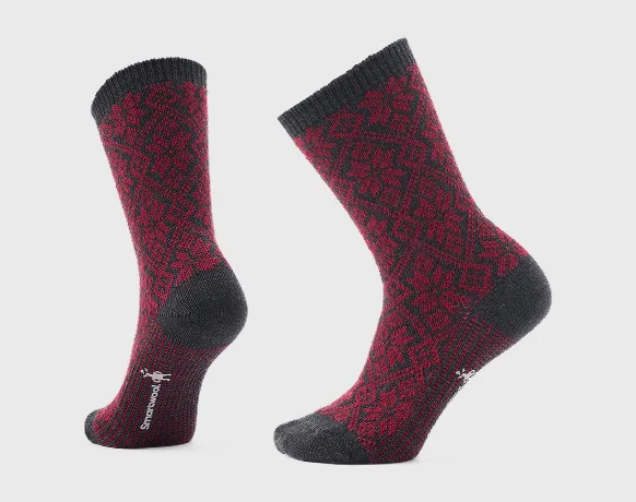 Everyday Cozy Traditional Snowflake Crew Socks