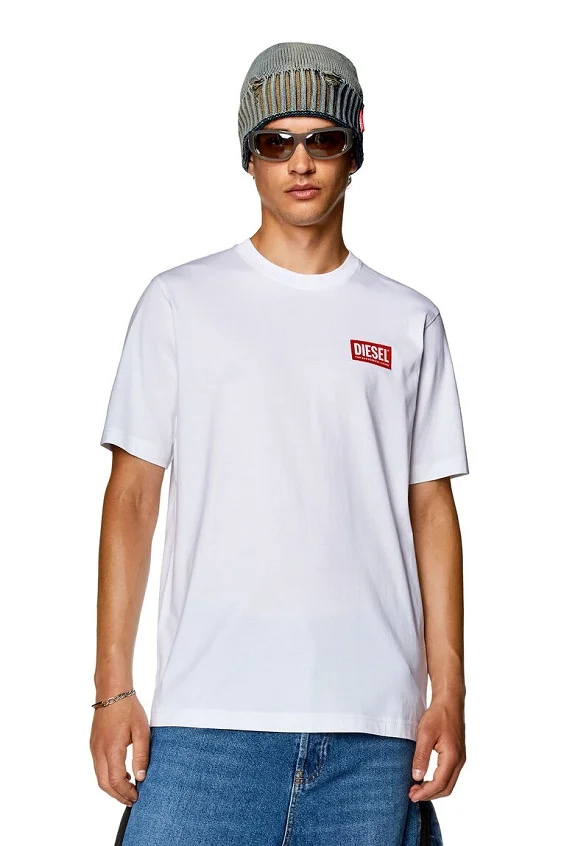 Oval D