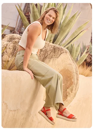 womens-brynn-platform-sandal-flame-suede
