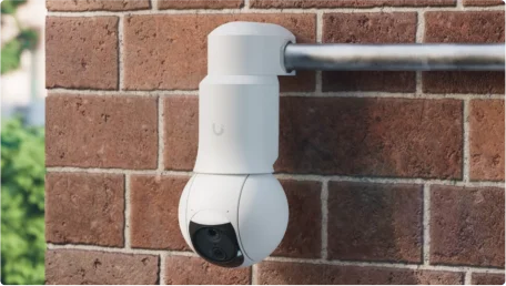 Conduit mounting
