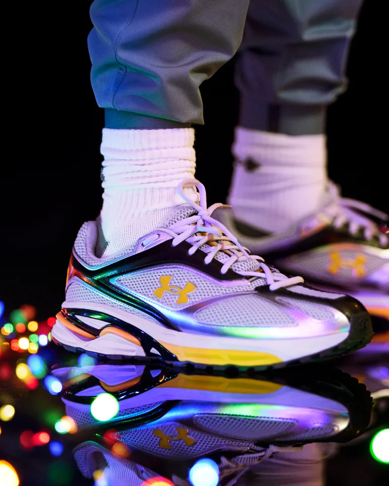 SNEAKERS