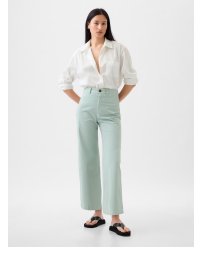 Display images to show real-time content