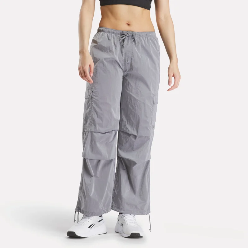 Image of Women's Studio Style Cargo Pants