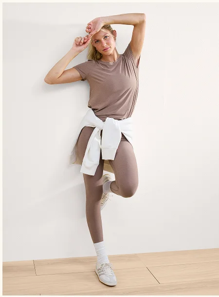 Featherweight On The Down Low Tee in Rosey Taupe Heather