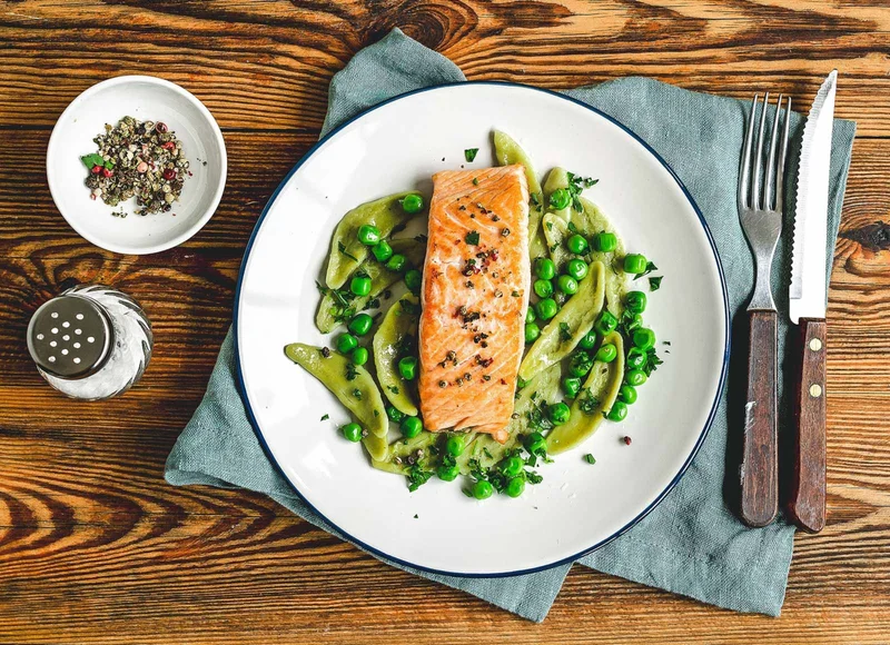 Milk for your bones, carrots for your eyes – but what about your brain. Yes, salmon. But what else?
