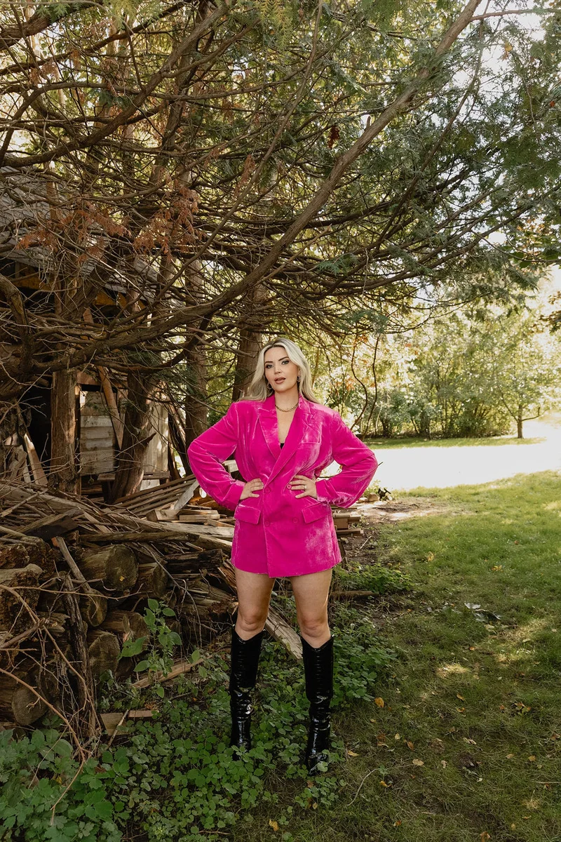 Image of Very Velvet Blazer in Magenta