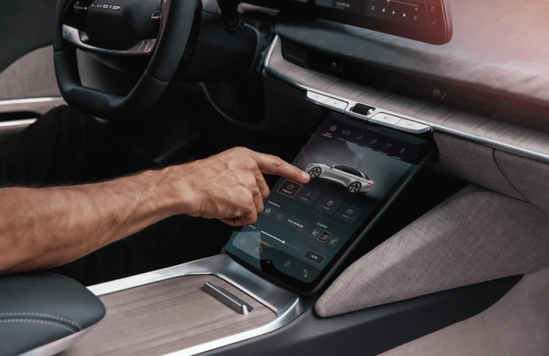 Front screen Lucid Air