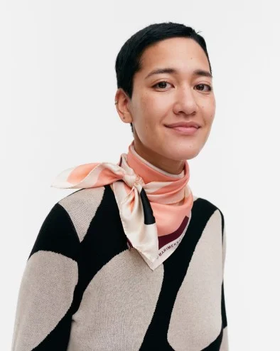 Lauhtua unikko silk scarf
