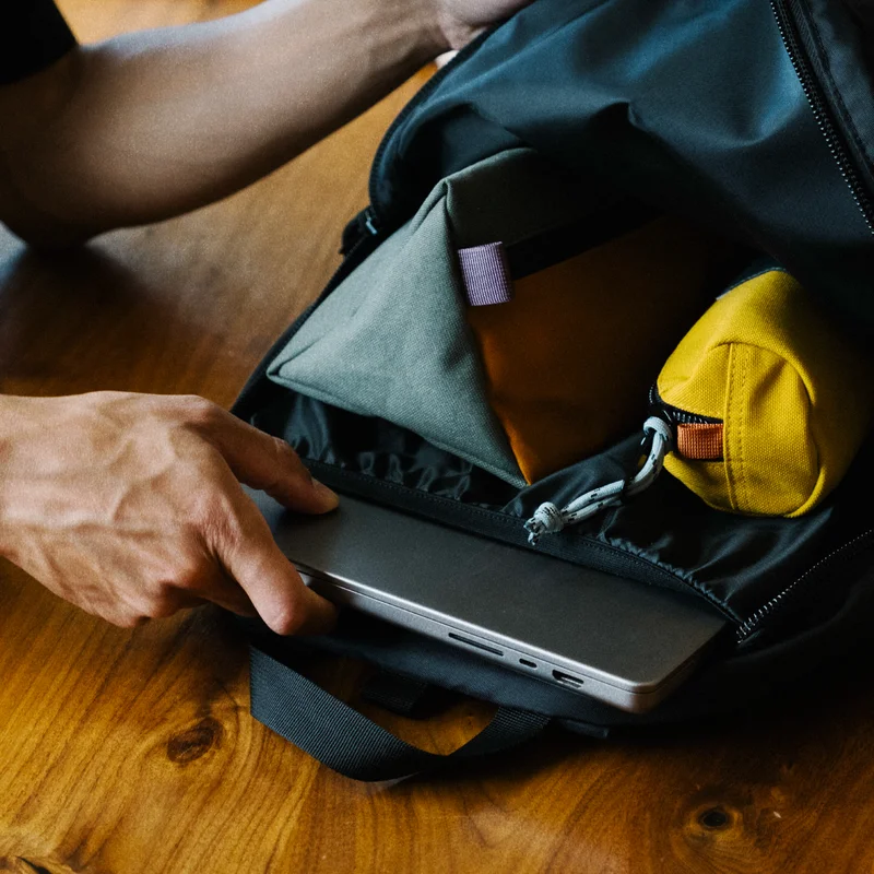 LAPTOP SLEEVE