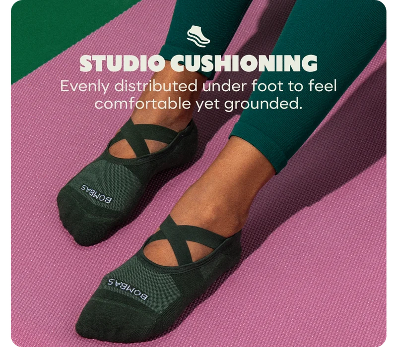 STUDIO CUSHIONING | Evenly distributed under foot to feel comfortable yet grounded.