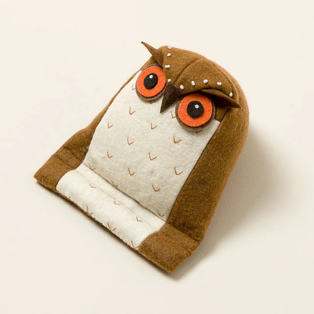 Felt Owl Phone Stand​