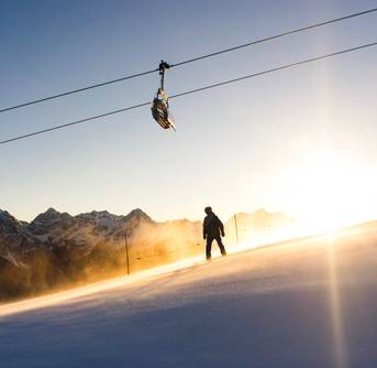 7 best destinations for a budget ski vacation in North America
