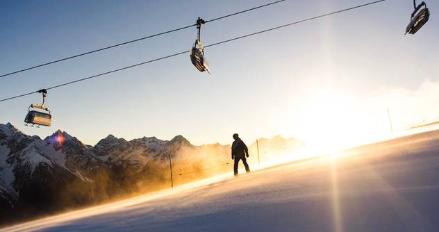7 best destinations for a budget ski vacation in North America