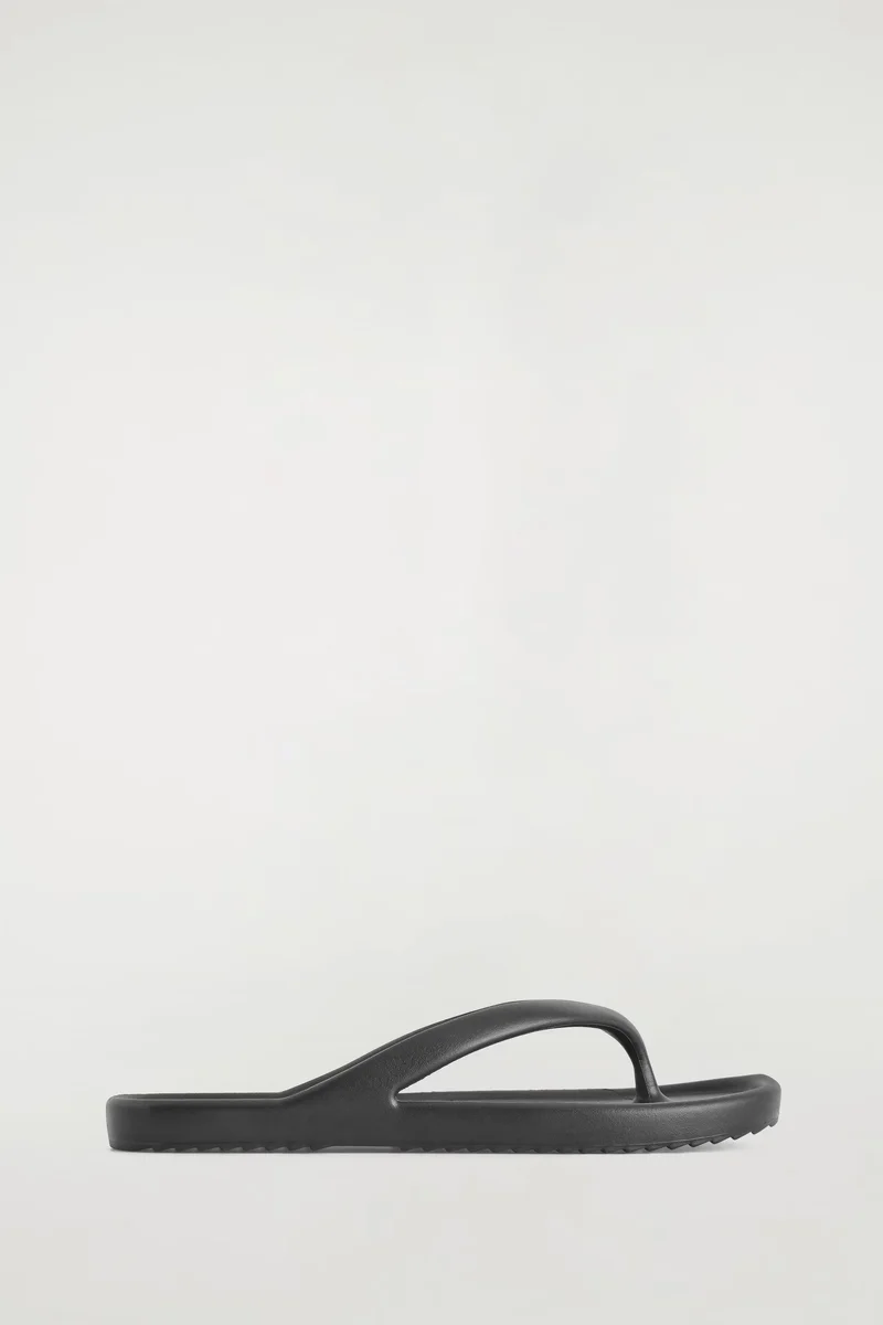 FLIP FLOPS