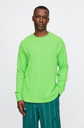 Display images to show real-time content