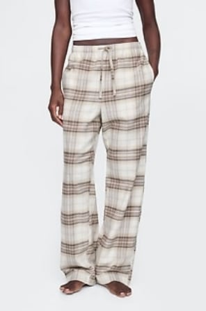 Display images to show real-time content