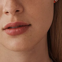 Model wearing Pandora Jewlery