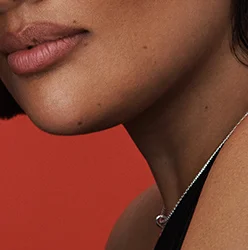 Model wearing Pandora Jewlery