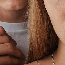 Model wearing Pandora Jewlery