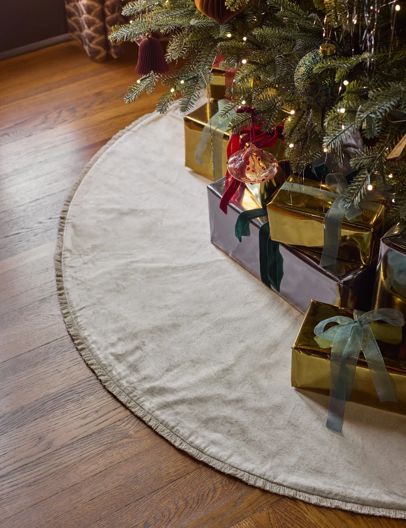 Image of Brandis Velvet Tree Skirt