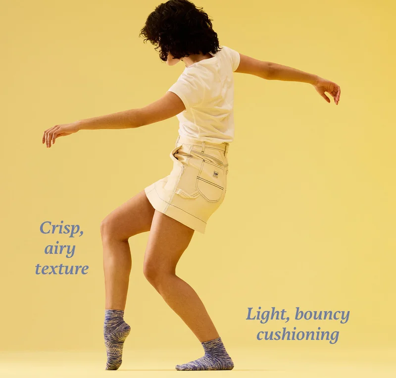 Crisp, airy texture | Light, bouncy cushioning